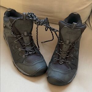 KEEN Men's Dark Gray Outdoor Boots
